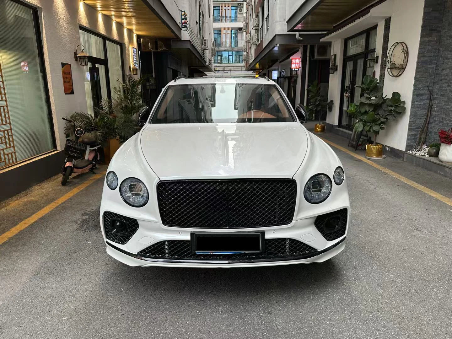 Bentley Bentayga to 2021 Facelift Body Kit