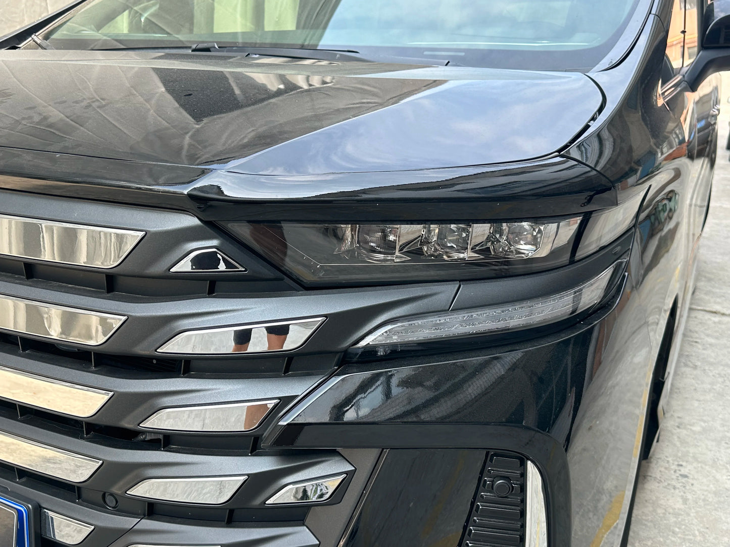 Toyota Alphard Vellfire to 2024 Facelift Bodykit
