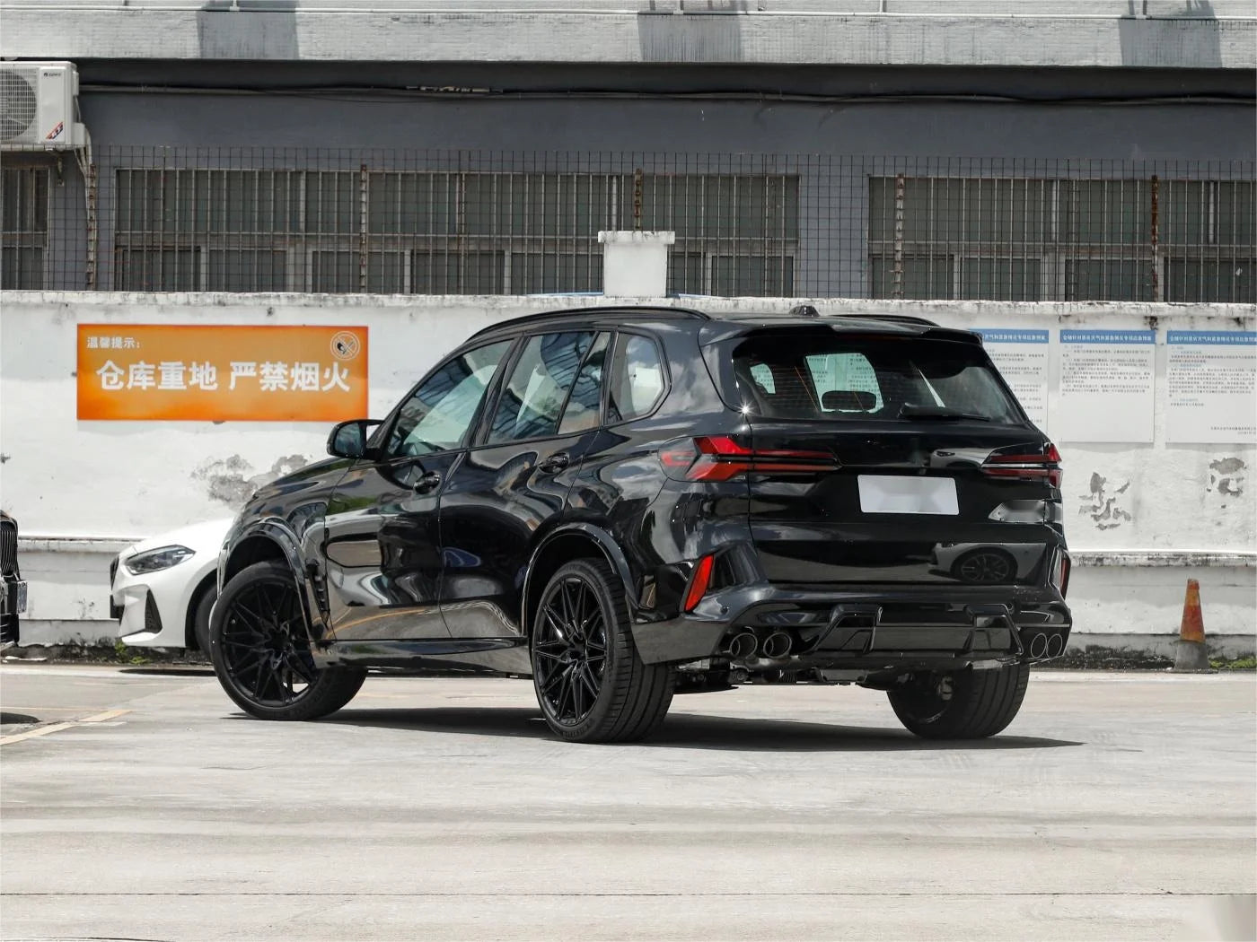 BMW X5 E70 to 2024 X5M Facelift Body Kit